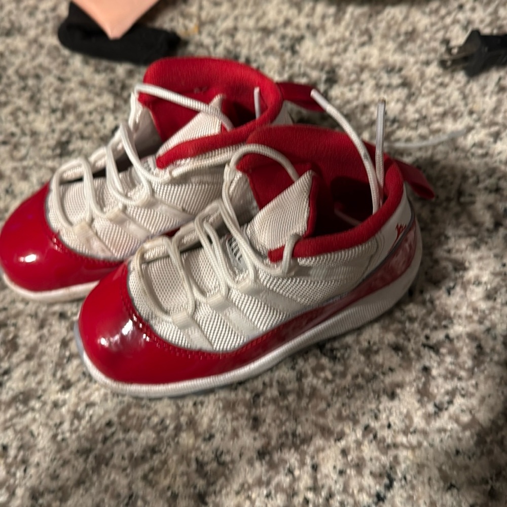Jordan 11 Cherry